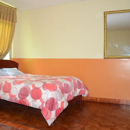 Hotel Real Madrid Riobamba Zewnętrze zdjęcie