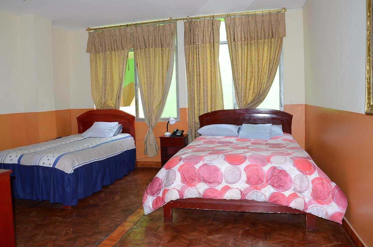 Hotel Real Madrid Riobamba Zewnętrze zdjęcie