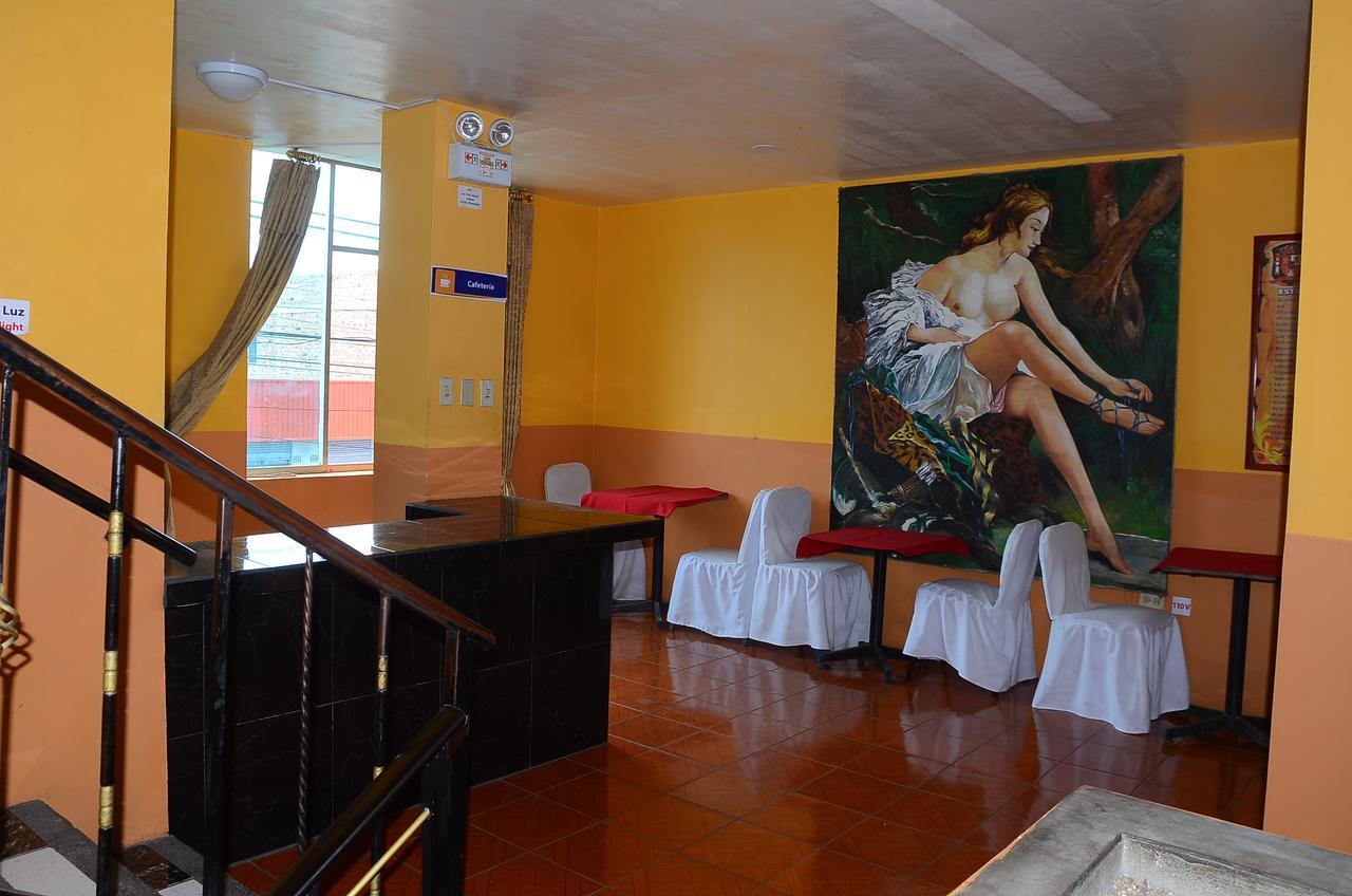 Hotel Real Madrid Riobamba Zewnętrze zdjęcie