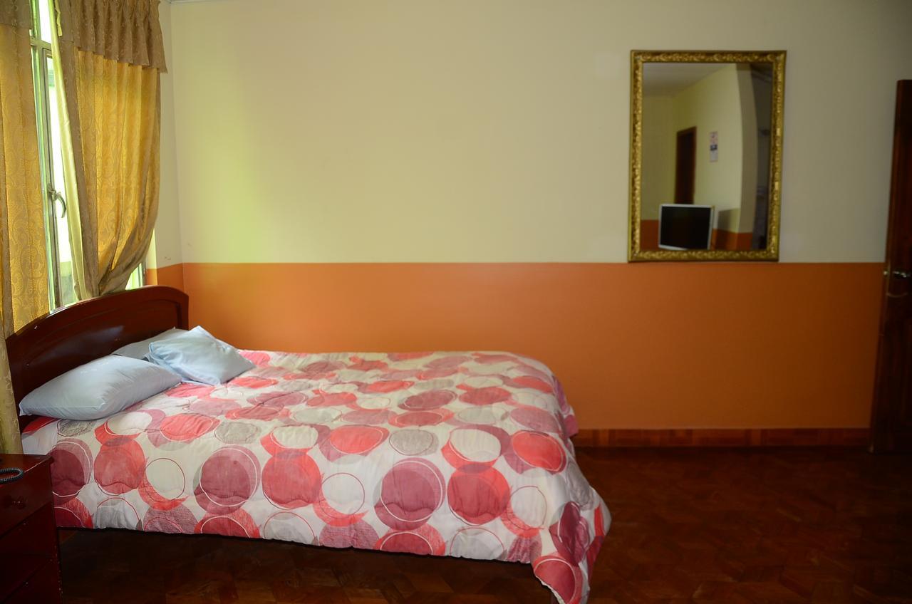 Hotel Real Madrid Riobamba Zewnętrze zdjęcie