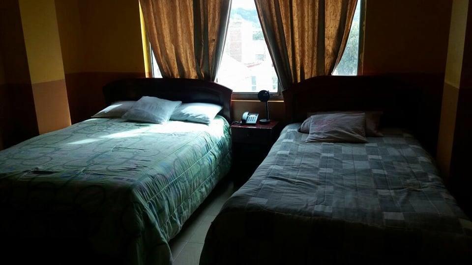 Hotel Real Madrid Riobamba Zewnętrze zdjęcie