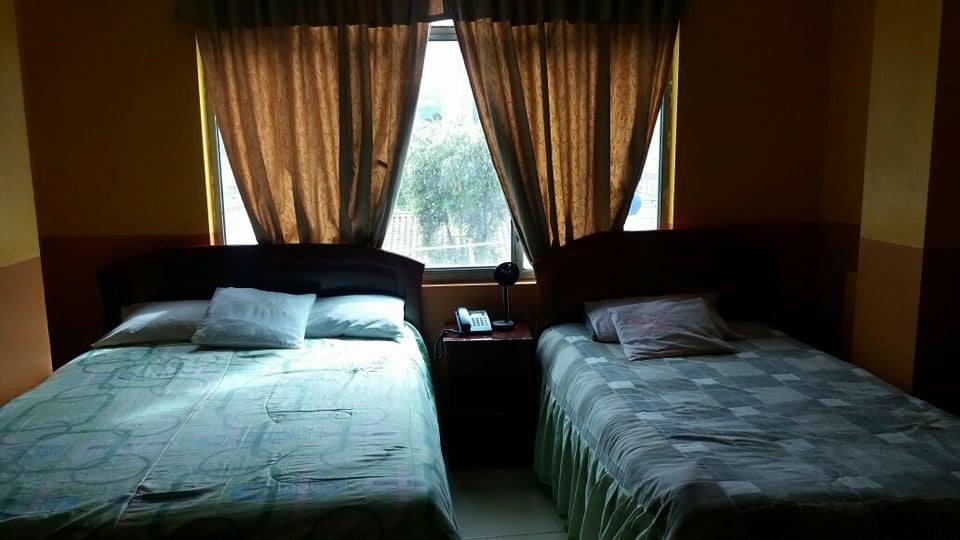 Hotel Real Madrid Riobamba Zewnętrze zdjęcie