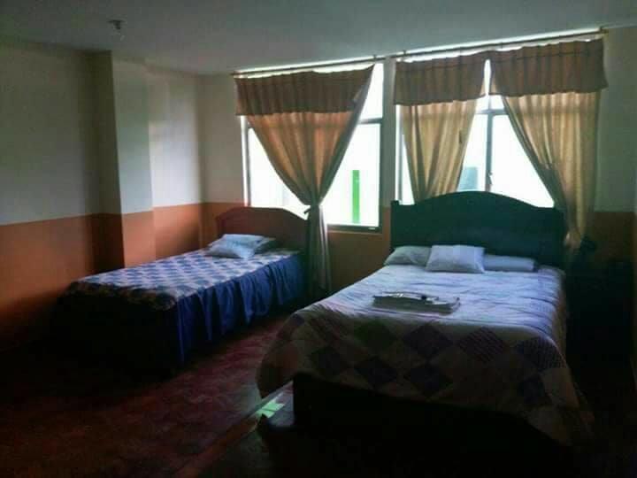 Hotel Real Madrid Riobamba Zewnętrze zdjęcie