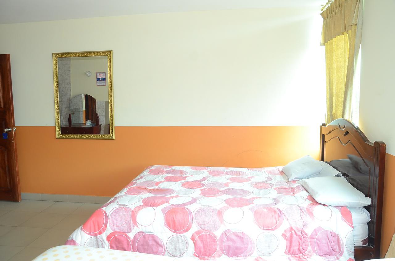 Hotel Real Madrid Riobamba Zewnętrze zdjęcie